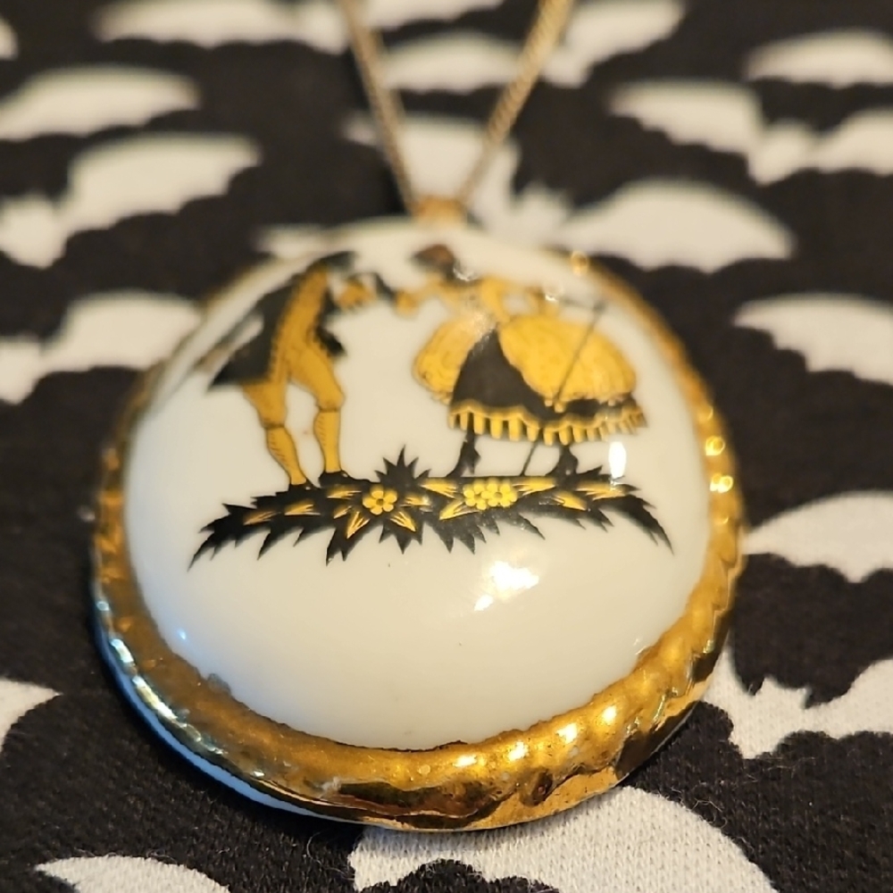 Vintage Lady Eleanor Necklace - Picture 3 of 9